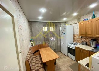 Продаю 2-ком. квартиру, 40.2 м2, Орск, Ялтинская улица, 95