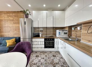 Продаю 2-ком. квартиру, 62 м2, Новороссийск, проспект Ленина, 52А, ЖК Малая Земля