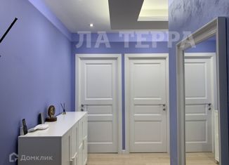 Продажа 2-комнатной квартиры, 56.1 м2, Москва, улица Исаковского, 33к4, метро Строгино