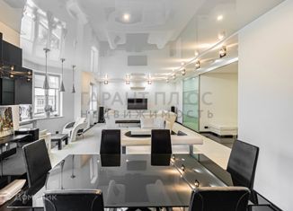 Продаю 3-комнатную квартиру, 136.9 м2, Липецк, Угловая улица, 15