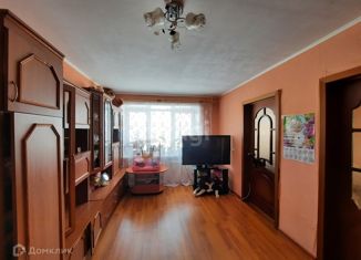 Продается 4-ком. квартира, 61.3 м2, Нижняя Салда, улица Строителей, 44