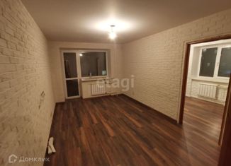 Продаю 3-комнатную квартиру, 52 м2, Омская область, улица Серова, 8Г