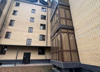 Трехкомнатная квартира на продажу, 111 м2, Беслан, улица имени Заура Джибилова, 19