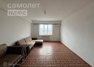 Продается 2-ком. квартира, 54 м2, Грозный, микрорайон Бёрезка, улица Пугачёва, 184А
