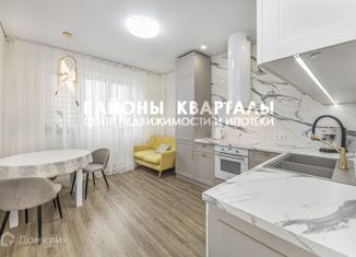 Продается 2-ком. квартира, 66 м2, Челябинск, улица 250-летия Челябинска, 44А