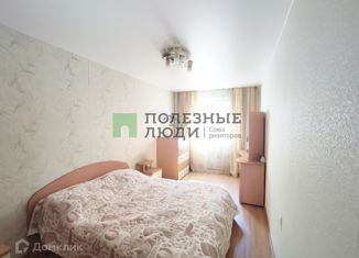 Продается 3-ком. квартира, 58.1 м2, Киров, Стахановская улица, 3