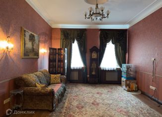 Продается 5-комнатная квартира, 146 м2, Санкт-Петербург, Средний проспект Васильевского острова, 52