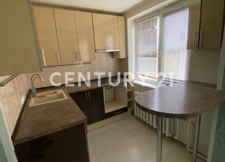 Продаю трехкомнатную квартиру, 59 м2, Боровск, Фабричная улица, 2