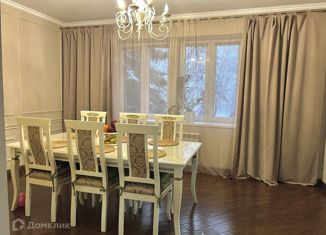 Продаю многокомнатную квартиру, 200 м2, Нальчик, улица Карашаева, 22