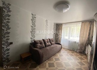 Продажа однокомнатной квартиры, 30 м2, Осинники, улица 50 лет Октября, 4