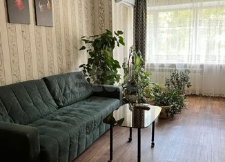 Аренда двухкомнатной квартиры, 60 м2, Сургут, улица Бахилова, 3