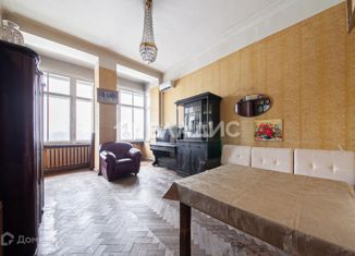 4-комнатная квартира на продажу, 103 м2, Москва, улица Серафимовича, 2, метро Боровицкая
