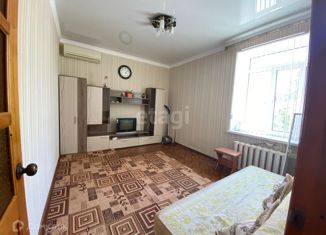 Продается 2-ком. квартира, 35 м2, Ставрополь, улица Дзержинского, 2А, микрорайон № 3