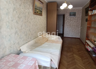 Продается 3-комнатная квартира, 55.5 м2, Ейск, Коммунистическая улица, 4