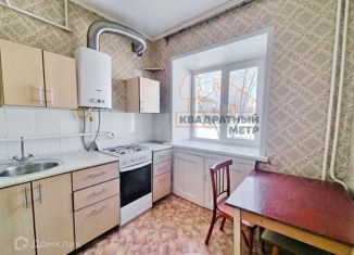 Продаю 1-ком. квартиру, 30 м2, Димитровград, улица Земина, 142