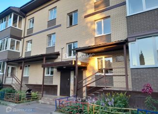 Продается двухкомнатная квартира, 55 м2, Белоусово, улица Гурьянова, 1