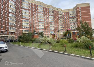 Продам 4-комнатную квартиру, 136 м2, Москва, улица Столетова, 7к1, метро Раменки