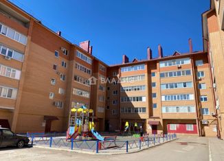 Продам 2-ком. квартиру, 66.1 м2, Октябрьский, улица Куйбышева, 4