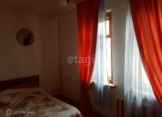 Сдам в аренду 3-комнатную квартиру, 6 м2, Майкоп, Краснооктябрьская улица, 41