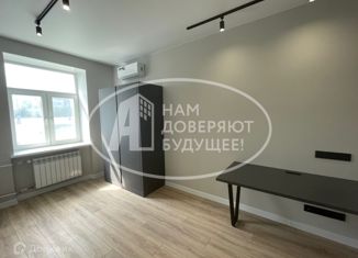 Продается 4-комнатная квартира, 100 м2, Пермь, улица Куйбышева, 38, Ленинский район