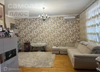 Двухкомнатная квартира на продажу, 83 м2, Ставрополь, микрорайон № 3, Комсомольская улица, 41Б