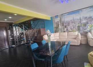 Продается 4-комнатная квартира, 210 м2, Астрахань, улица Савушкина, 4к1, Ленинский район