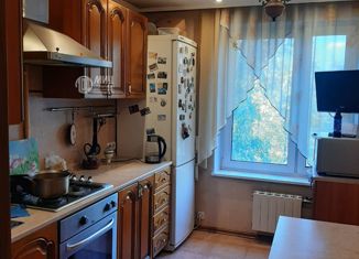 Продаю 3-ком. квартиру, 64 м2, Москва, улица Молдагуловой, 16к1, метро Выхино