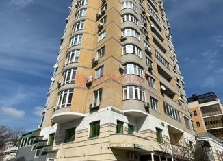 Продам 4-комнатную квартиру, 130 м2, Ростовская область, Университетский переулок, 79