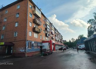 Трехкомнатная квартира на продажу, 53 м2, Жуков, улица Ленина, 14