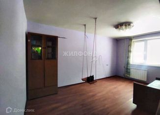 Продаю двухкомнатную квартиру, 43.3 м2, Новосибирск, улица Громова, 1