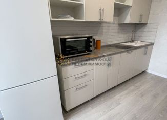 Сдаю однокомнатную квартиру, 40 м2, Уфа, улица Пархоменко, 156В, ЖК Видинеевский