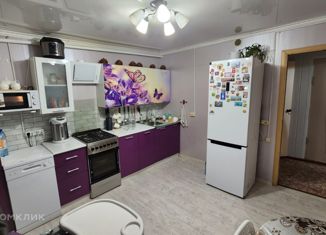 Продажа двухкомнатной квартиры, 56 м2, Салехард, Обская улица, 5А