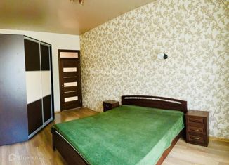 Сдам в аренду 2-ком. квартиру, 57 м2, Феодосия, улица Горького, 2