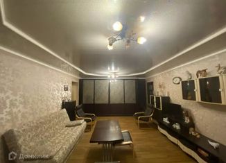 Продажа четырехкомнатной квартиры, 89.3 м2, Гатчина, Рощинская улица, 3к2