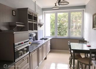 Сдается в аренду трехкомнатная квартира, 120 м2, Москва, Большой Палашёвский переулок, 3, метро Пушкинская