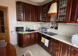 Сдам в аренду 2-ком. квартиру, 54 м2, Москва, улица Коцюбинского, 10, улица Коцюбинского