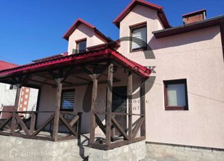 Продаю дом, 160 м2, поселок городского типа Разумное, улица Ватутина, 11