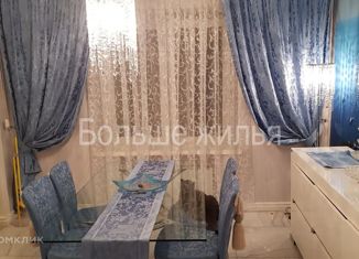 Продается 4-комнатная квартира, 81.8 м2, Волгоград, улица 8-й Воздушной Армии, 11, район Семь Ветров