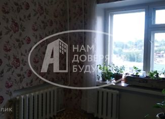 Продаю четырехкомнатную квартиру, 74 м2, Глазов, улица Калинина, 7