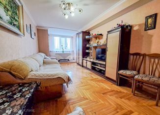 Продается 2-комнатная квартира, 61.8 м2, Нальчик, проспект Шогенцукова, 42, район Центр