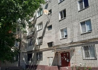 Продается трехкомнатная квартира, 65 м2, Черкесск, улица Доватора, 82