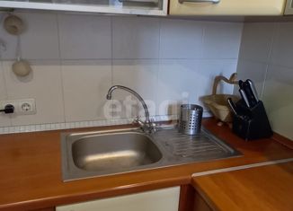 Продаю однокомнатную квартиру, 30 м2, Екатеринбург, улица Белинского, 152к1, метро Чкаловская
