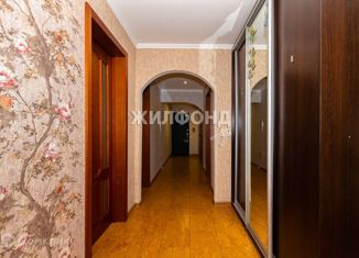 Продается четырехкомнатная квартира, 67 м2, Новосибирск, улица Чапаева, 7/1, улица Чапаева