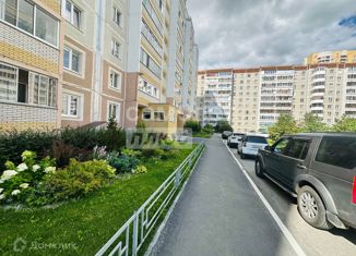 Продается однокомнатная квартира, 33.8 м2, Екатеринбург, улица Менделеева, 31