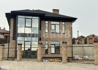 Продаю дом, 202 м2, Ставрополь, микрорайон № 11, улица Южной Заставы, 11А