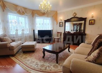 Продам трехкомнатную квартиру, 120 м2, Волгодонск, улица Гагарина, 8Е