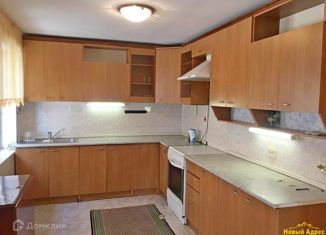 Продажа четырехкомнатной квартиры, 96.5 м2, поселок Стрелка, улица Победы, 14