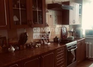 Продается 2-ком. квартира, 52 м2, Армавир, улица Маркова, 327