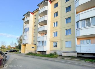 Продам трехкомнатную квартиру, 67.9 м2, Данилов, улица Шарохина, 19