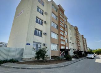 Продается 2-комнатная квартира, 71.7 м2, посёлок городского типа Мирный, улица Сырникова, 33А